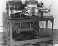 1971年是创造历史的年份，第一套商品化的水射流切割系统被安装在Alton Box Board公司，这是一家从事纸箱生产的企业。
